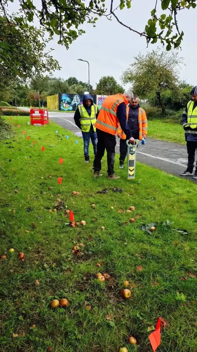 Site managers reviewing utility avoidance procedures